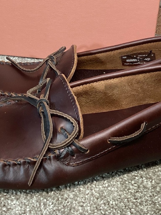 Minnetonka Classic Driving Moccasins men’s size 9 main image 4